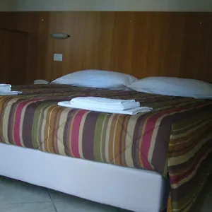 https://residenza-marotta.it-tuscanyhotel.com